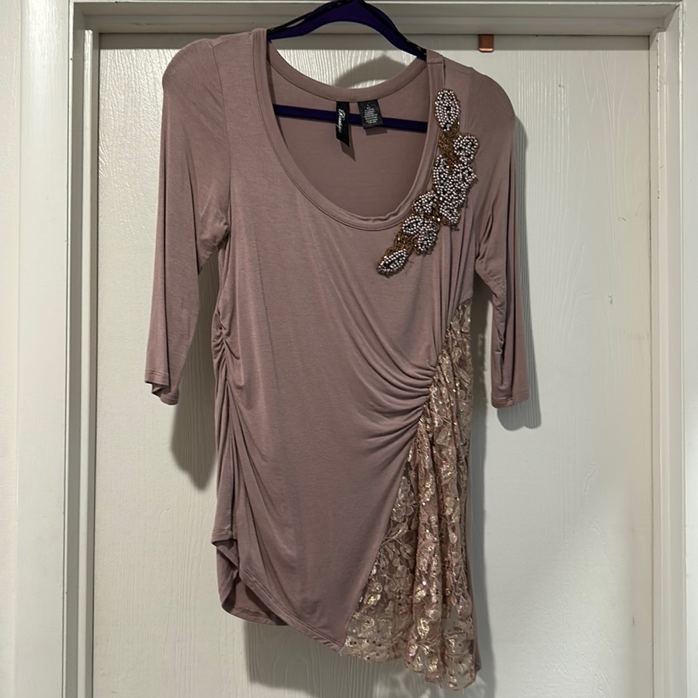 Ladies Large BKE Top with Lace and Beaded Detail